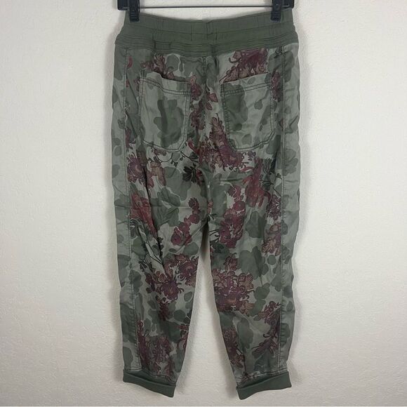 Anthropologie Nomad Joggers Camo Floral Print Cuffed Pants Petite Extra Small - Picture 7 of 8